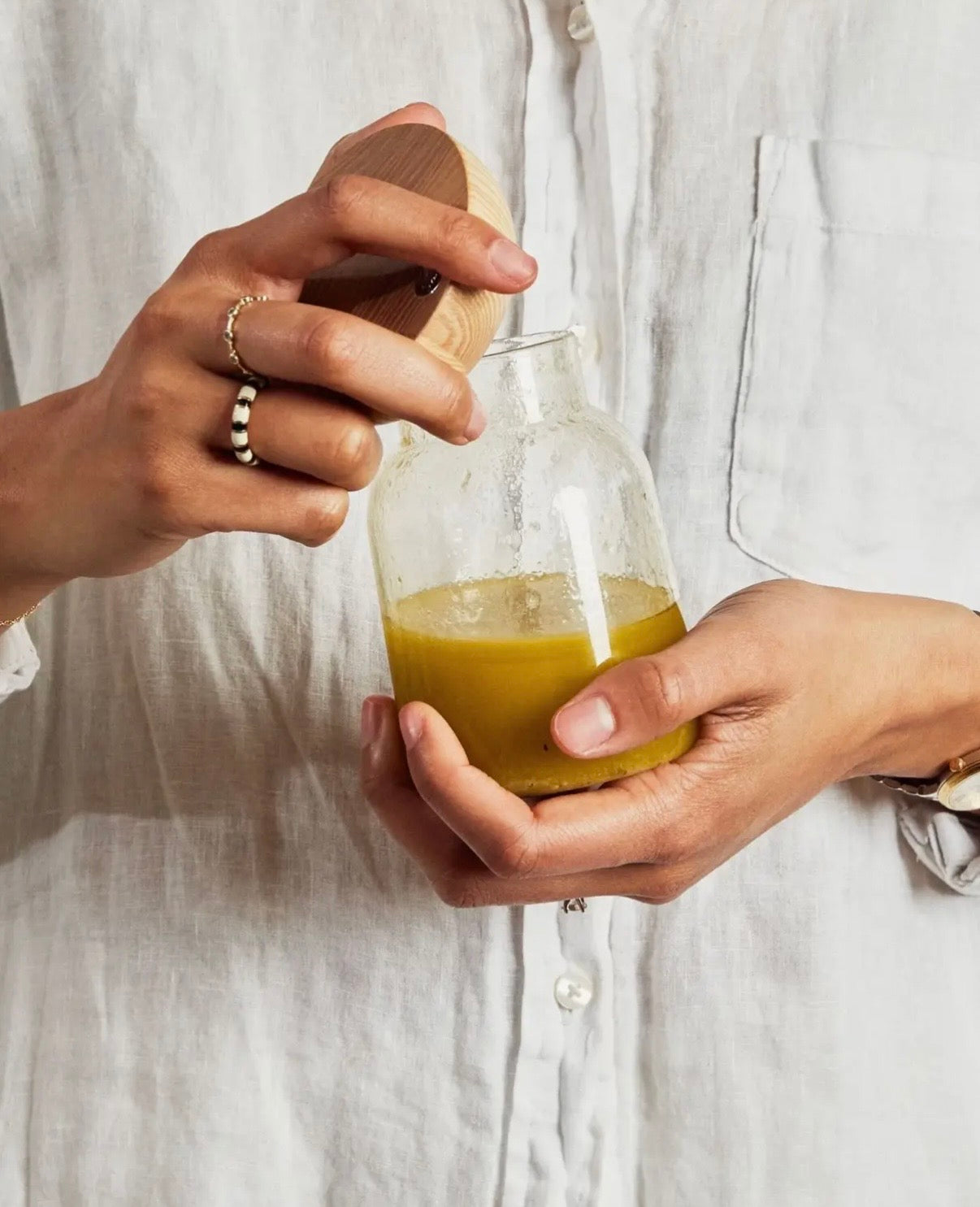 TOTTER SALAD DRESSING SHAKER