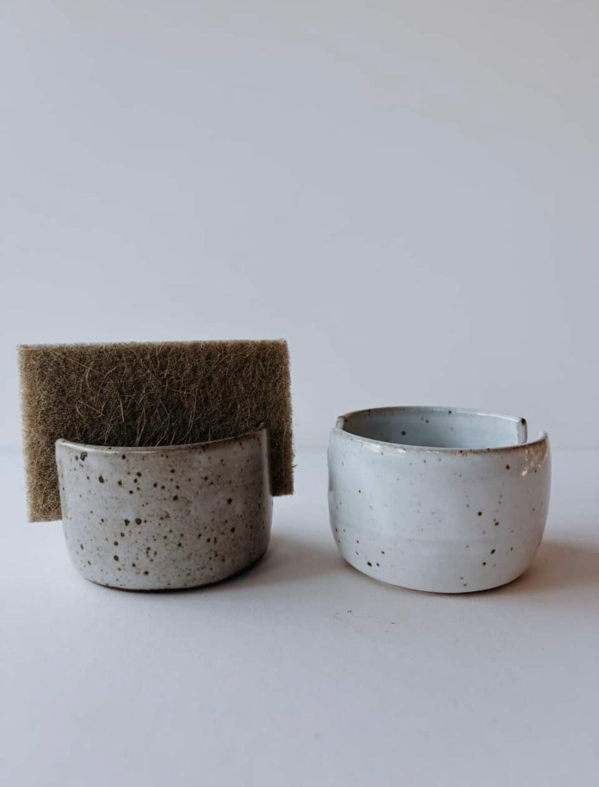 CERAMIC SPONGE HOLDER