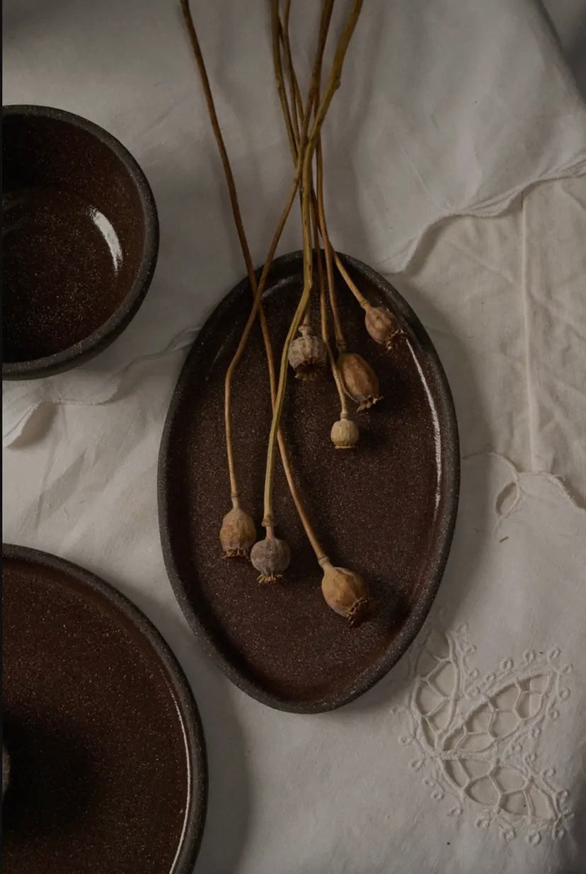 OVAL STONEWARE PLATTER Pumpernickel