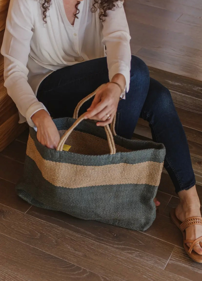 Hayes Jute Market Shopper Bag woman sitting on floor.