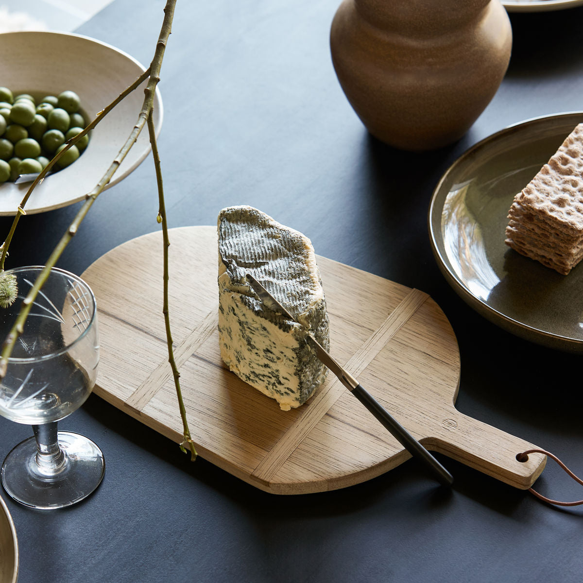 WALNUT SERVING BOARD