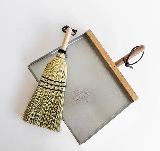 HAND BROOM & METAL DUSTPAN