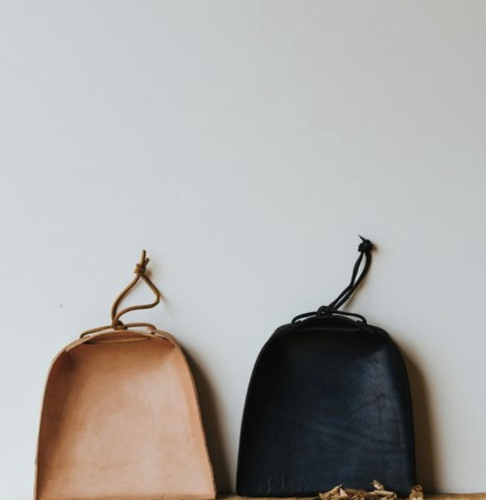 LEATHER DUST PAN