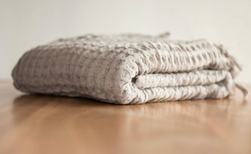 WAFFLE THROW STONE