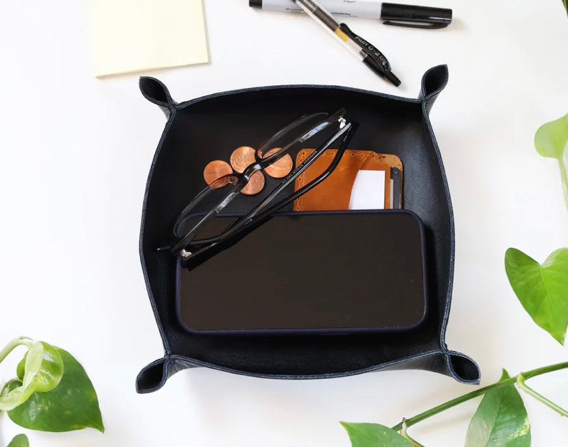 LEATHER VALET TRAY