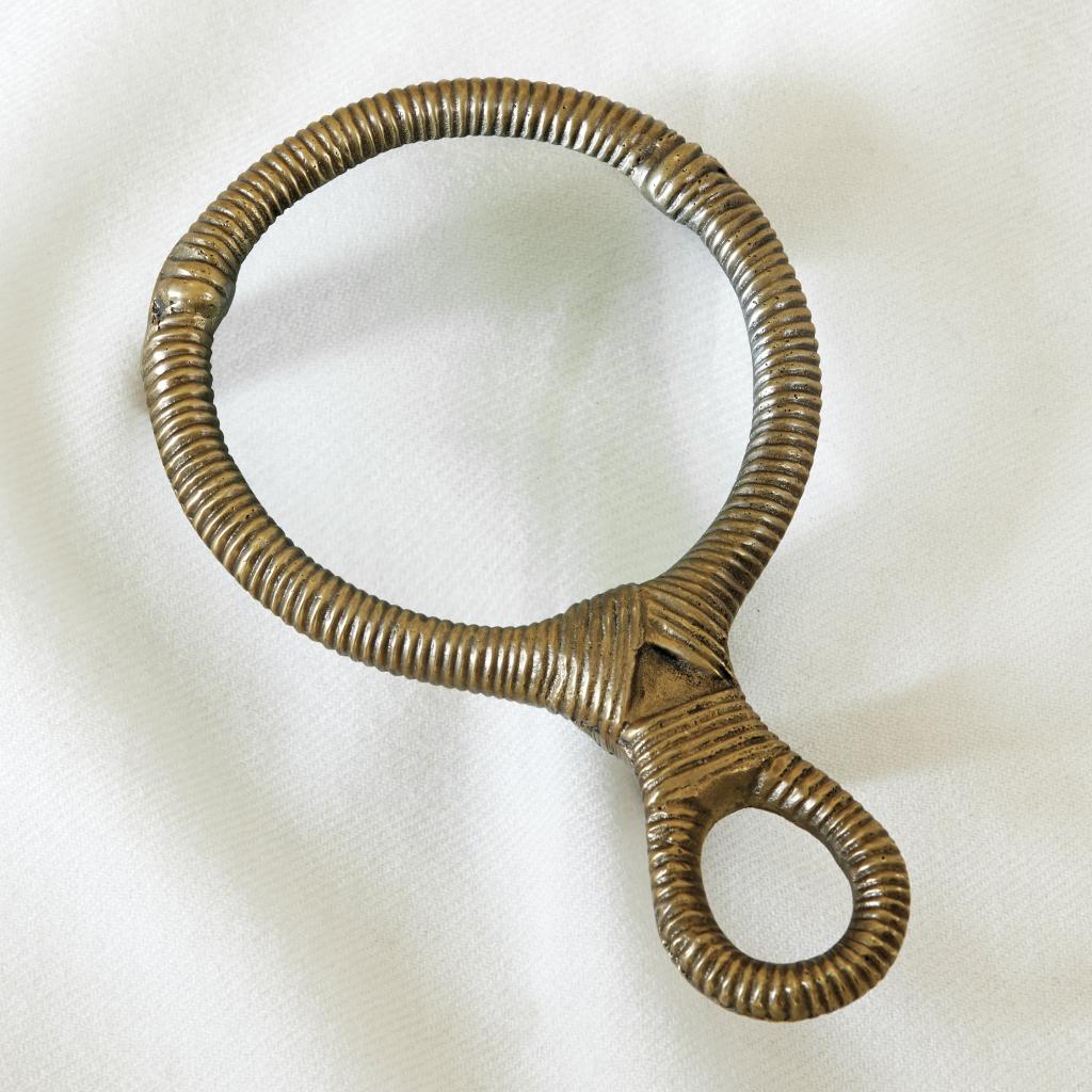 ENROULER STANDING MAGNIFYING GLASS