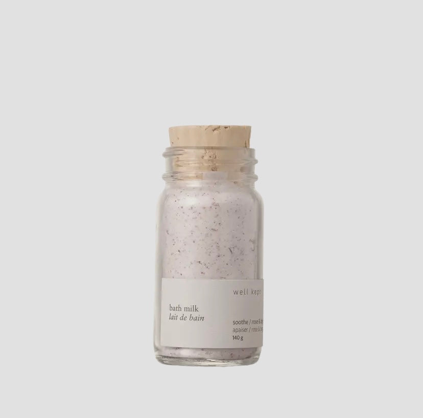 Single-use rose and bergamot bath soak. Coconut milk and epsom salts ease stress and pain. All natural. Made in Canada.
