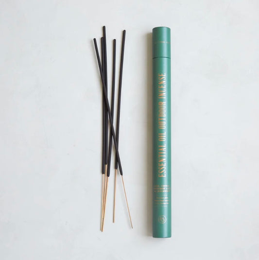 Set of 20 outdoor incense sticks.
